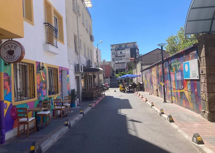 Inncity * Σμύρνη